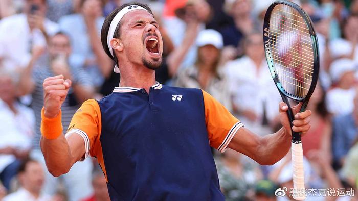 现了两支球 现了两支球